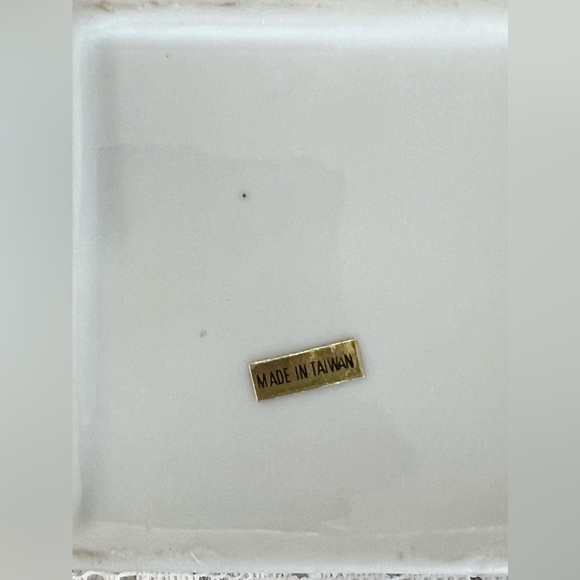 1980s Vintage porcelain trinket box - Picture 6 of 8